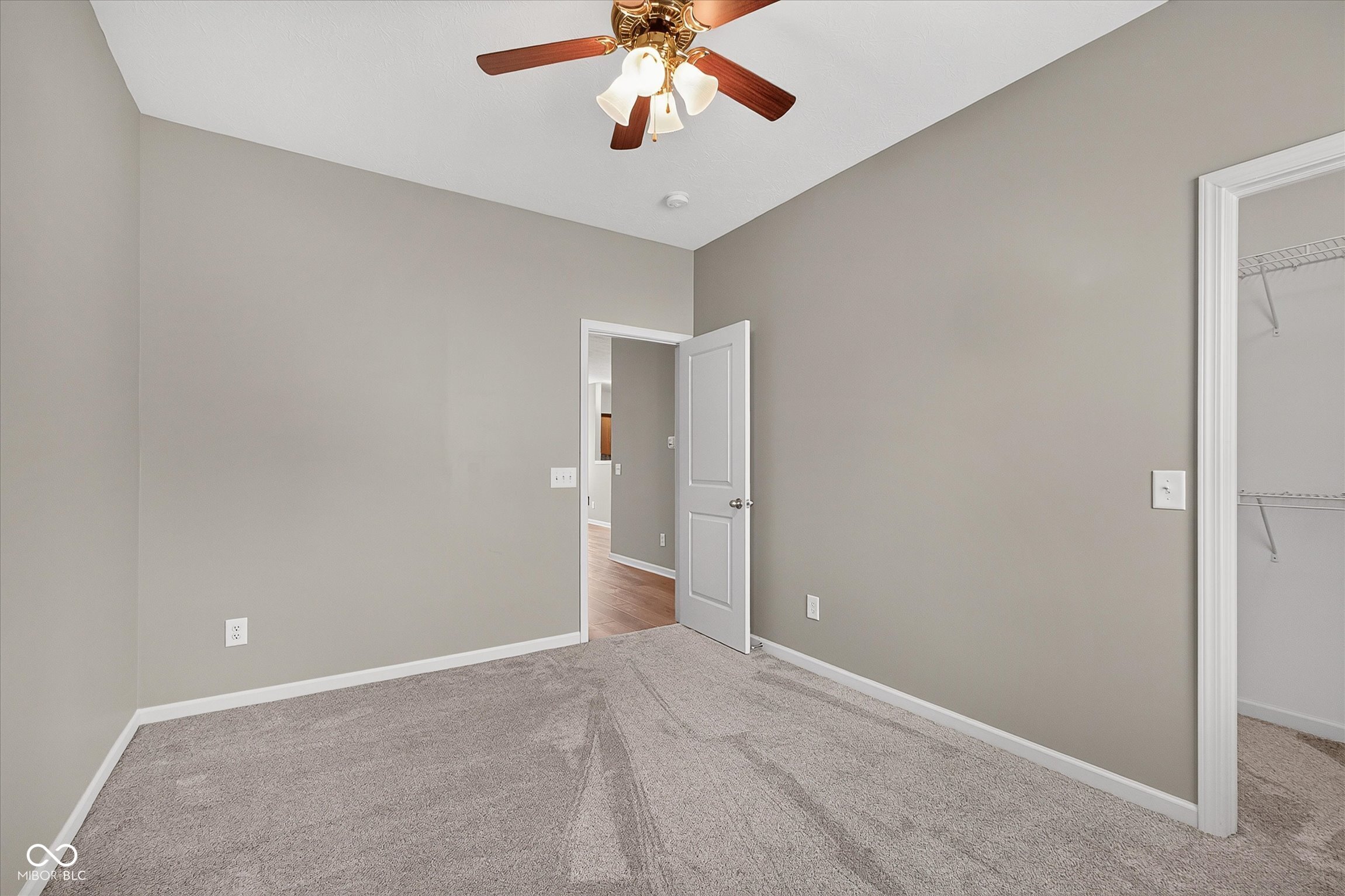 8922 N Springview Drive
