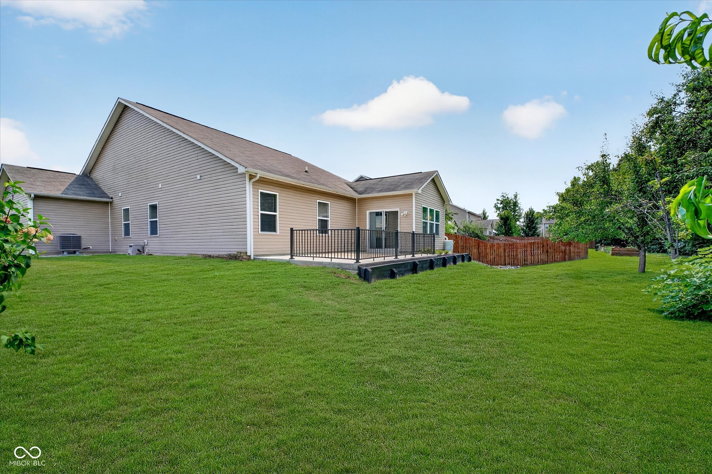 8922 N Springview Drive
