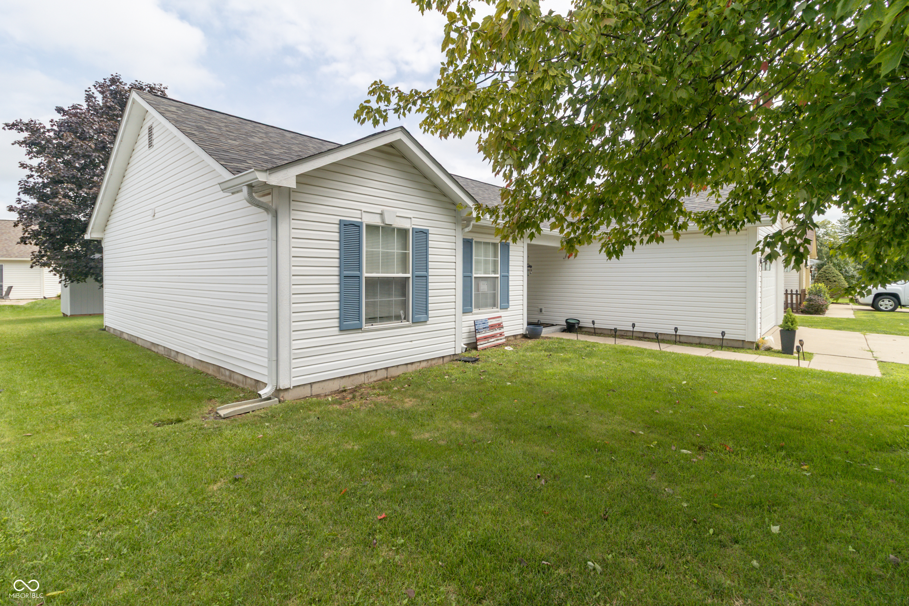 1156 E Mill Run Boulevard