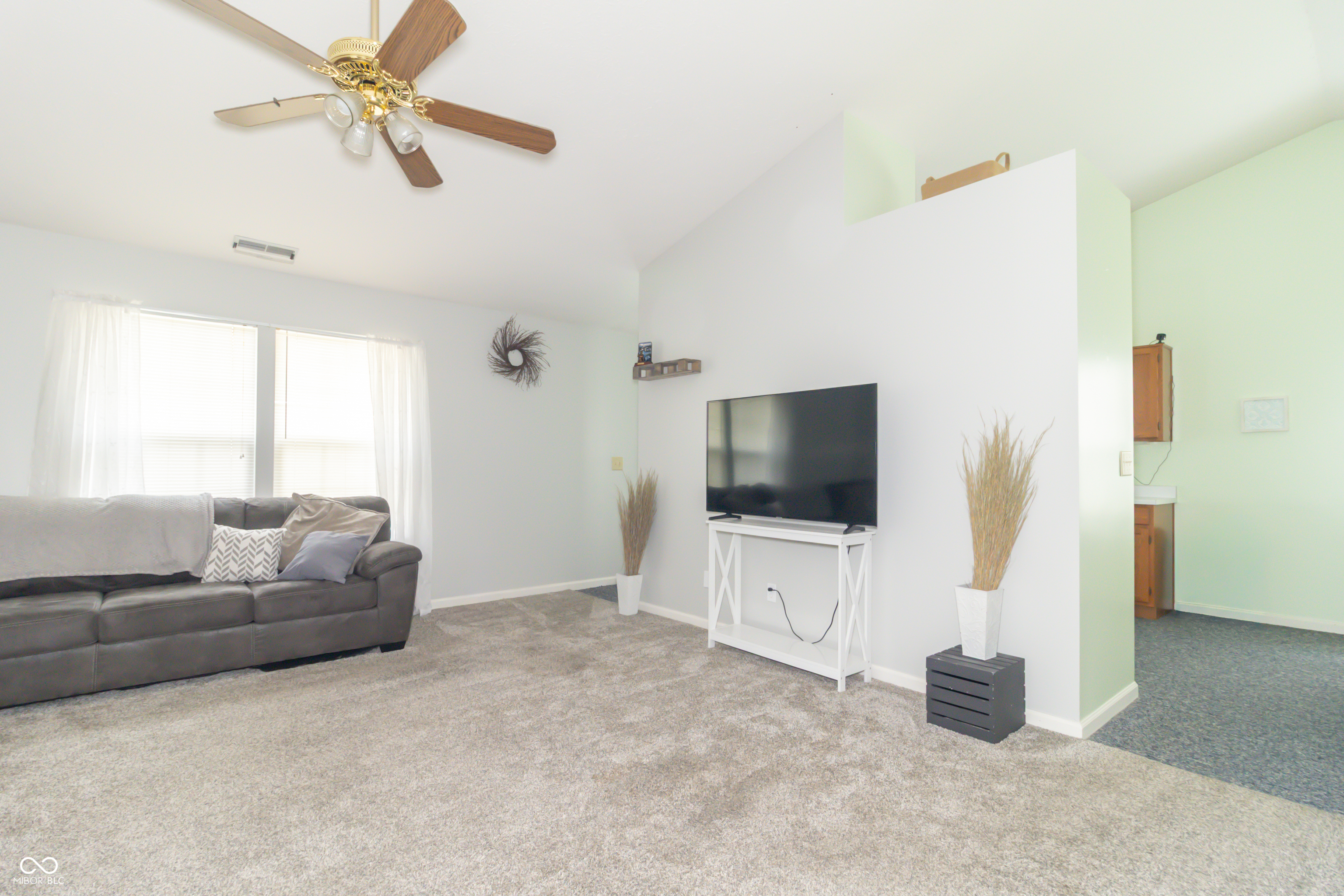 1156 E Mill Run Boulevard