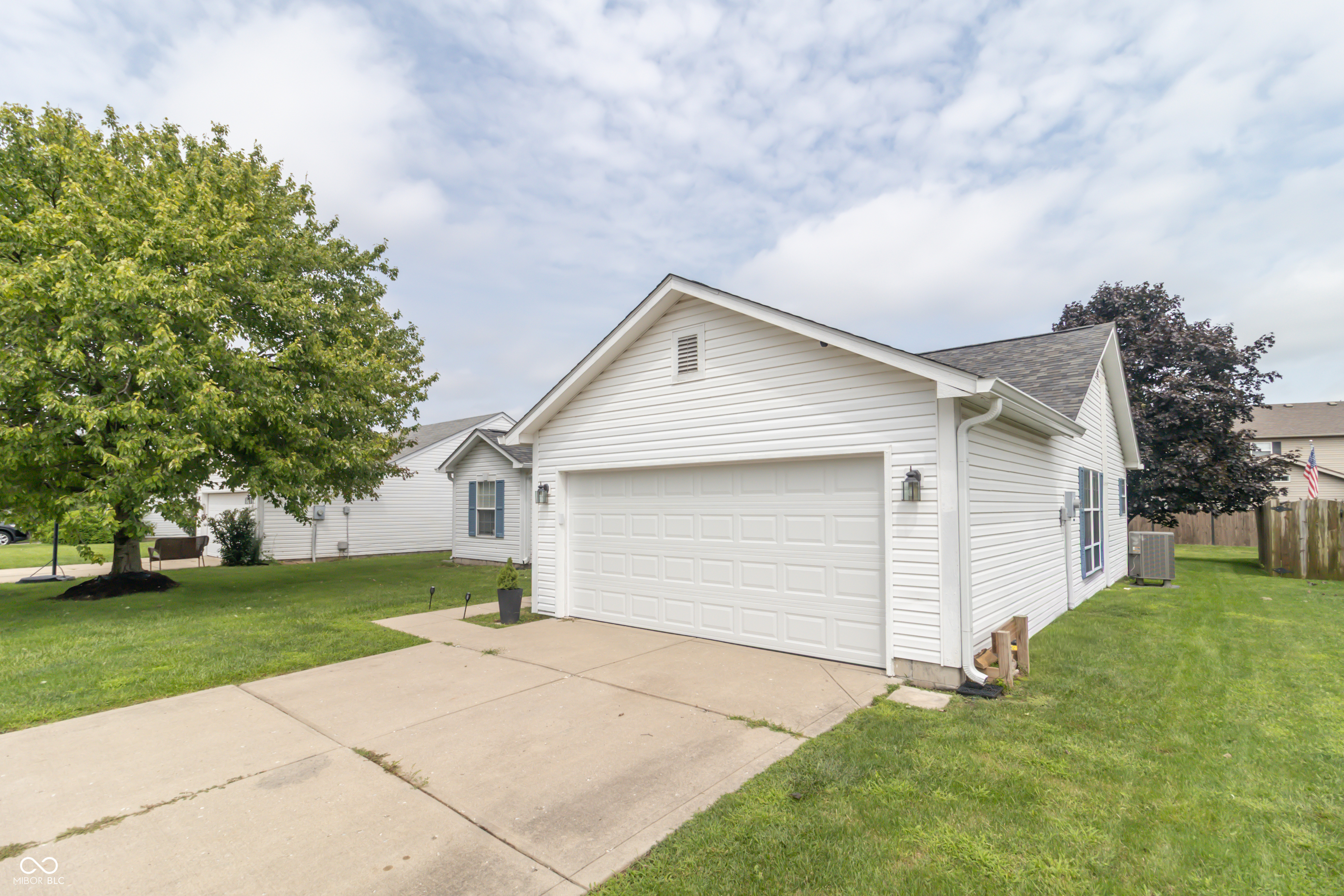 1156 E Mill Run Boulevard
