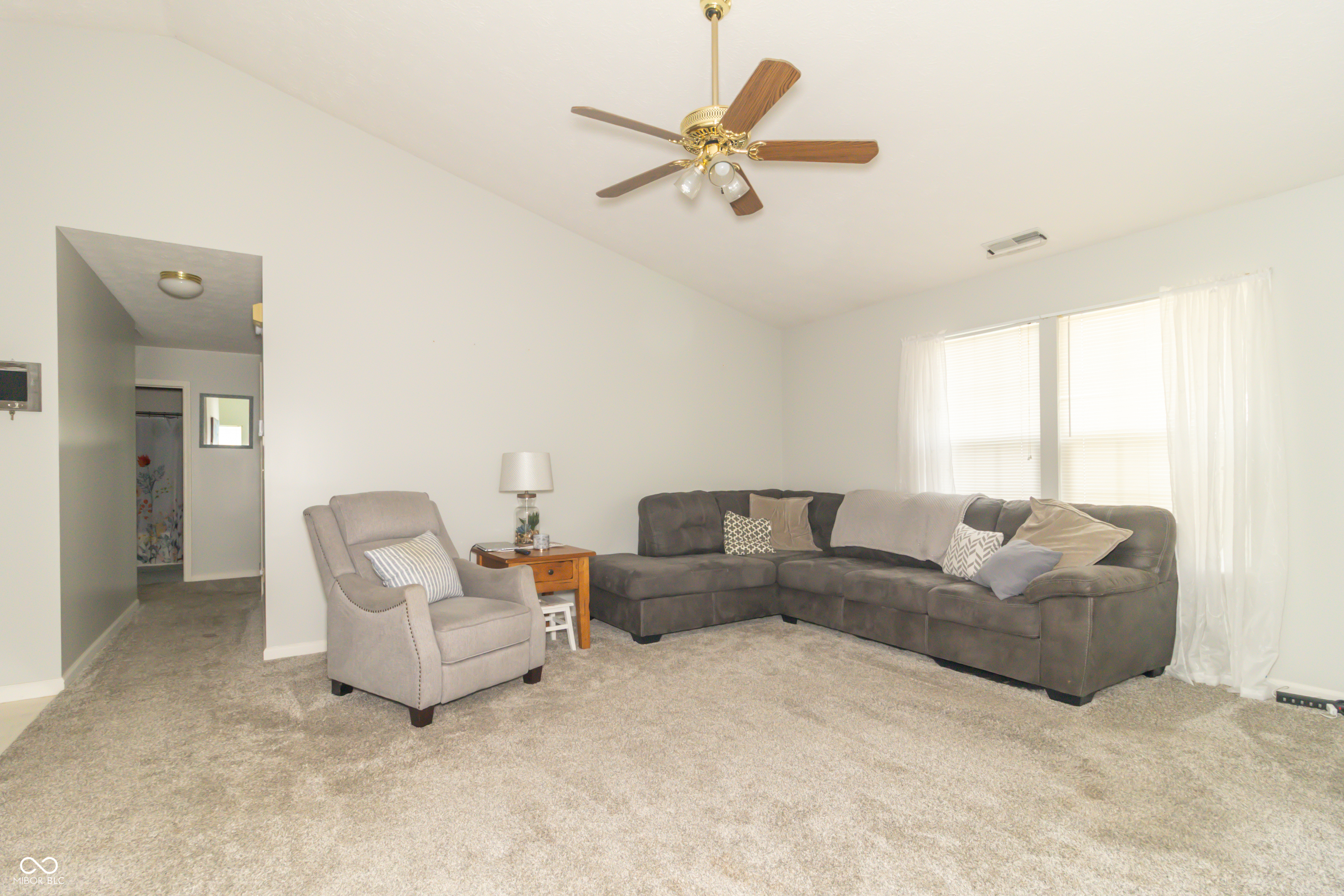 1156 E Mill Run Boulevard