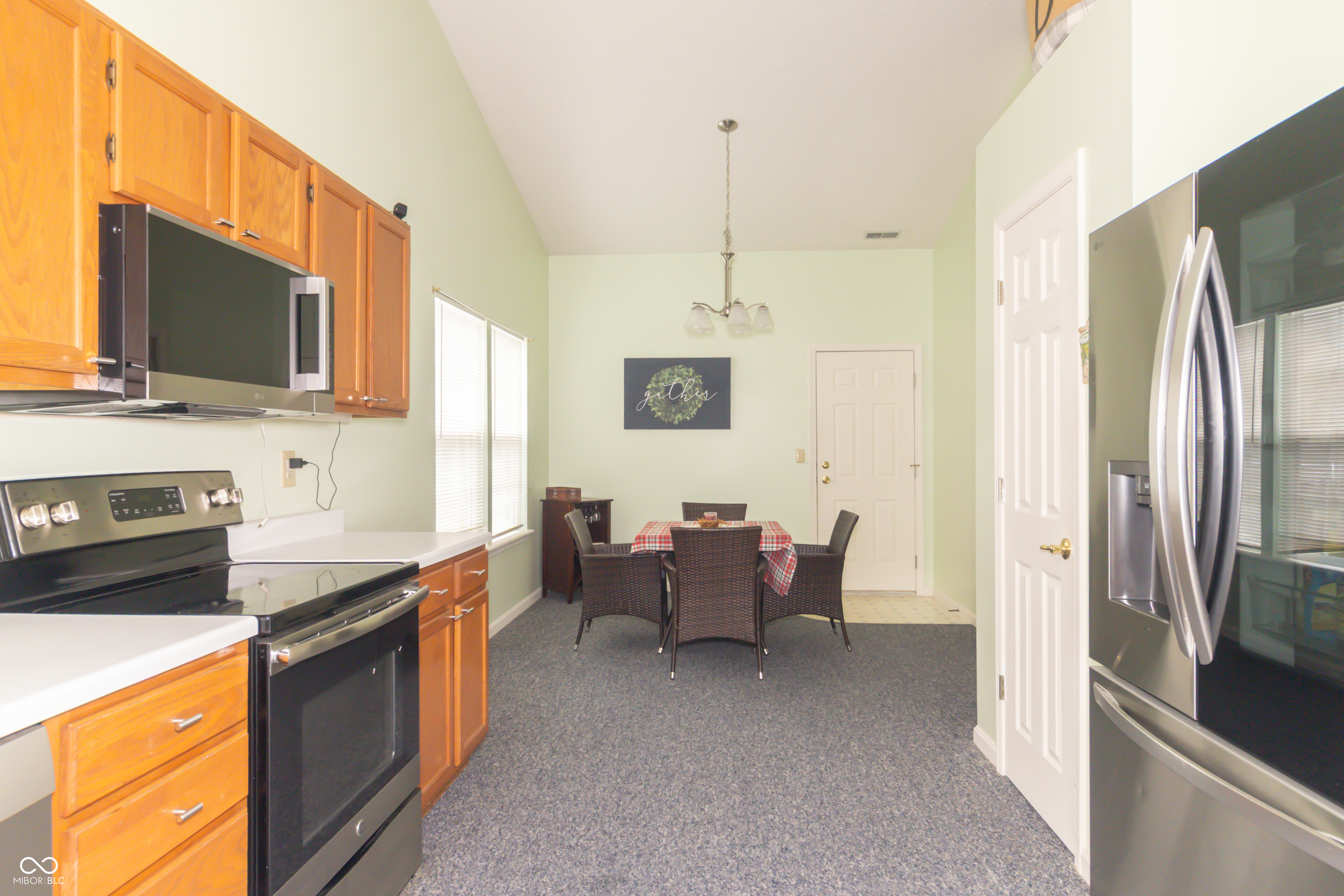 1156 E Mill Run Boulevard