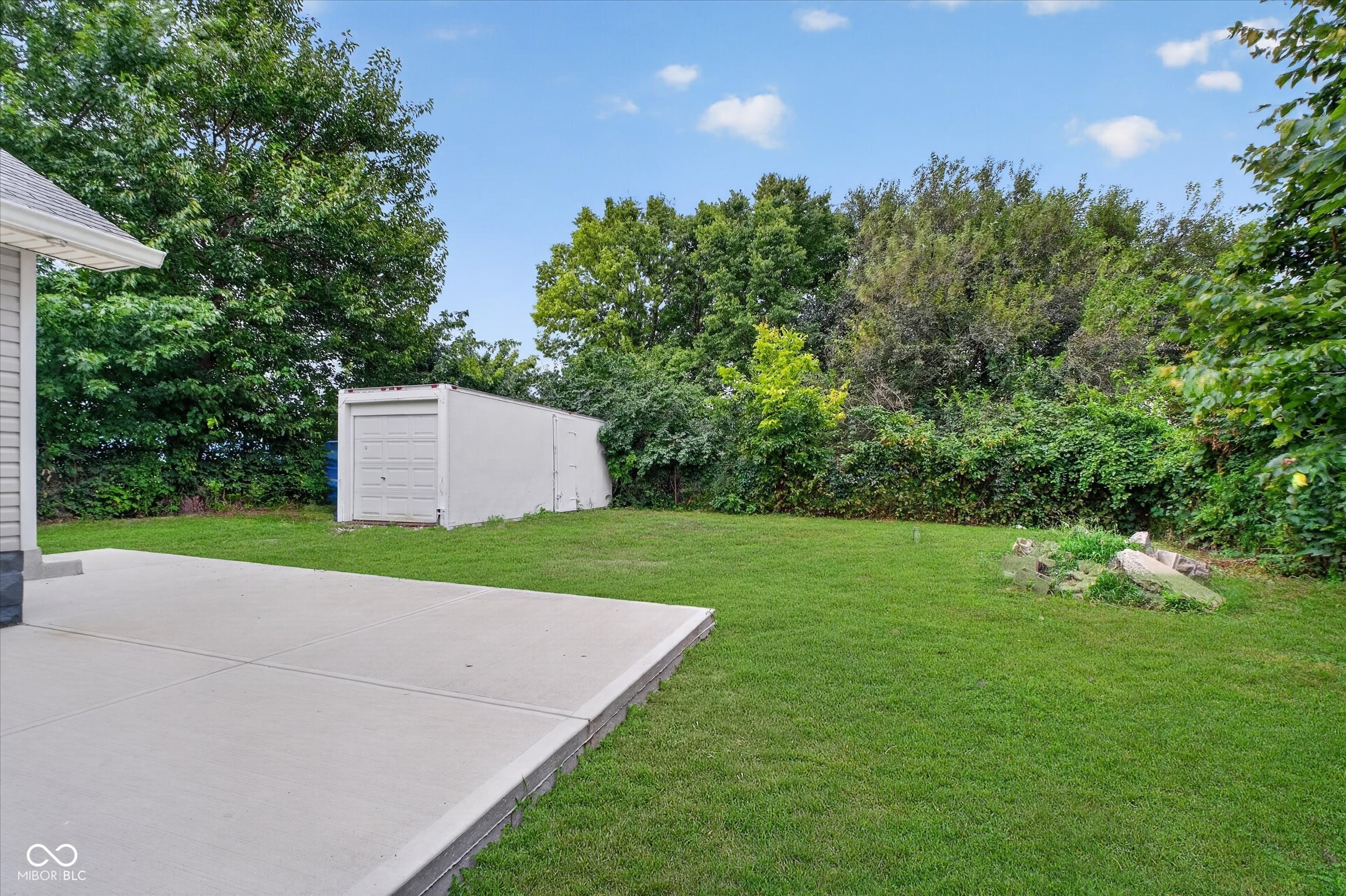 1003 W Troy Avenue