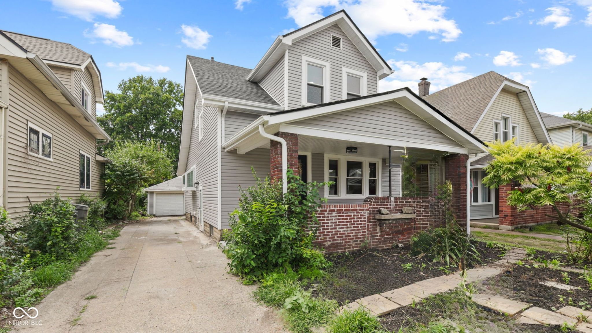 242 N Pershing Avenue