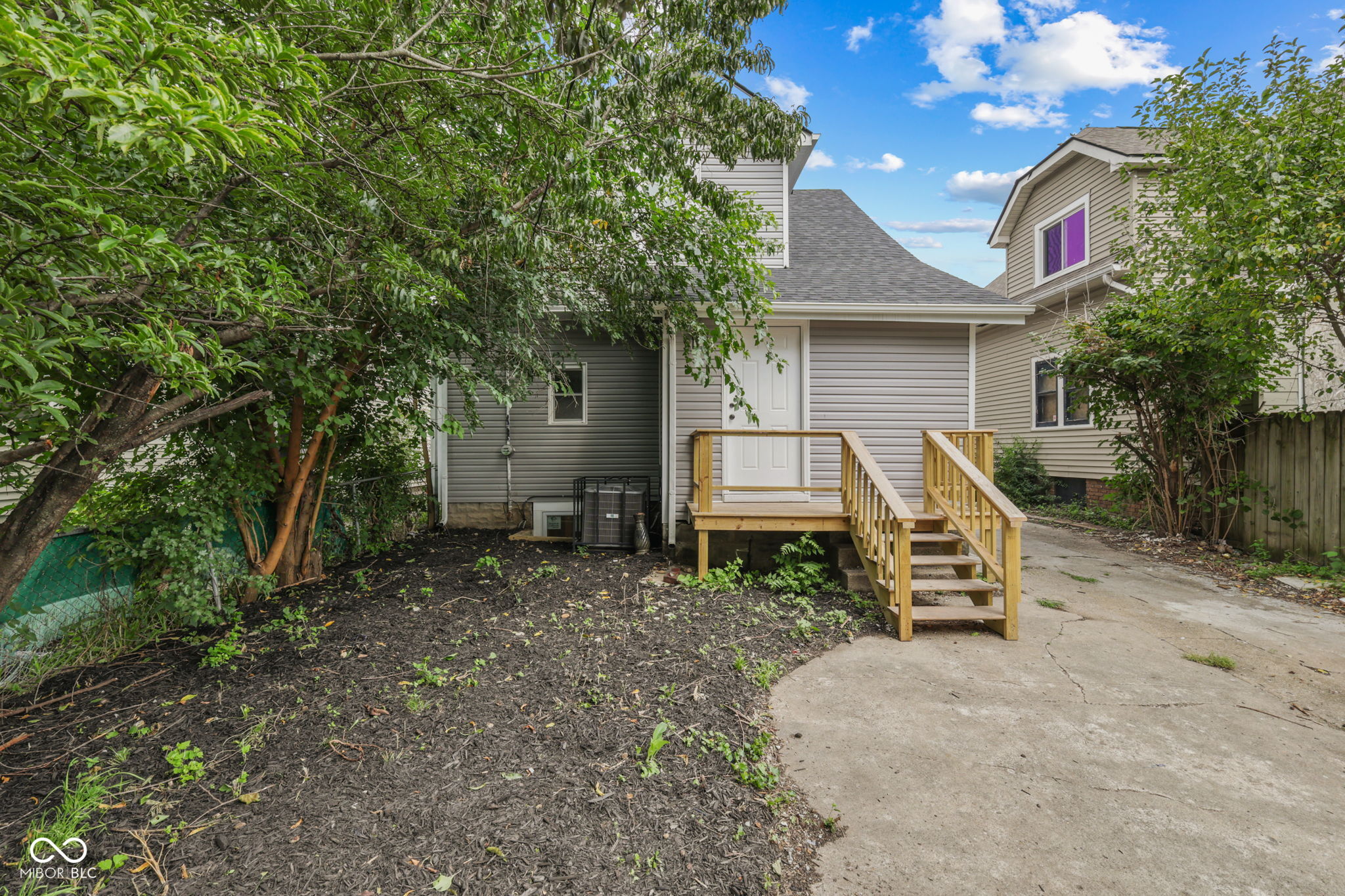 242 N Pershing Avenue