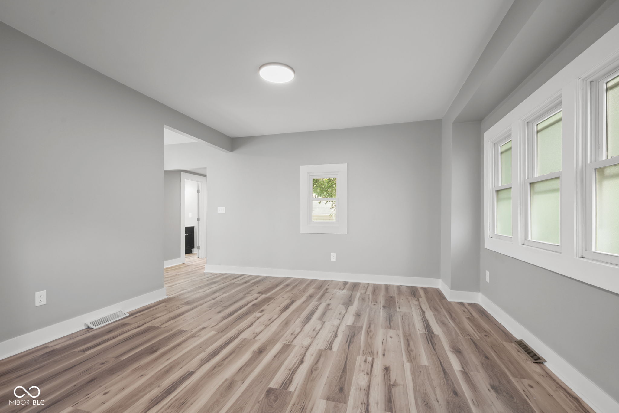 242 N Pershing Avenue