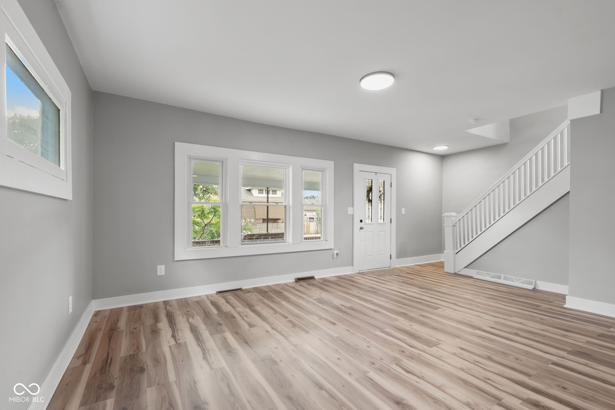 242 N Pershing Avenue