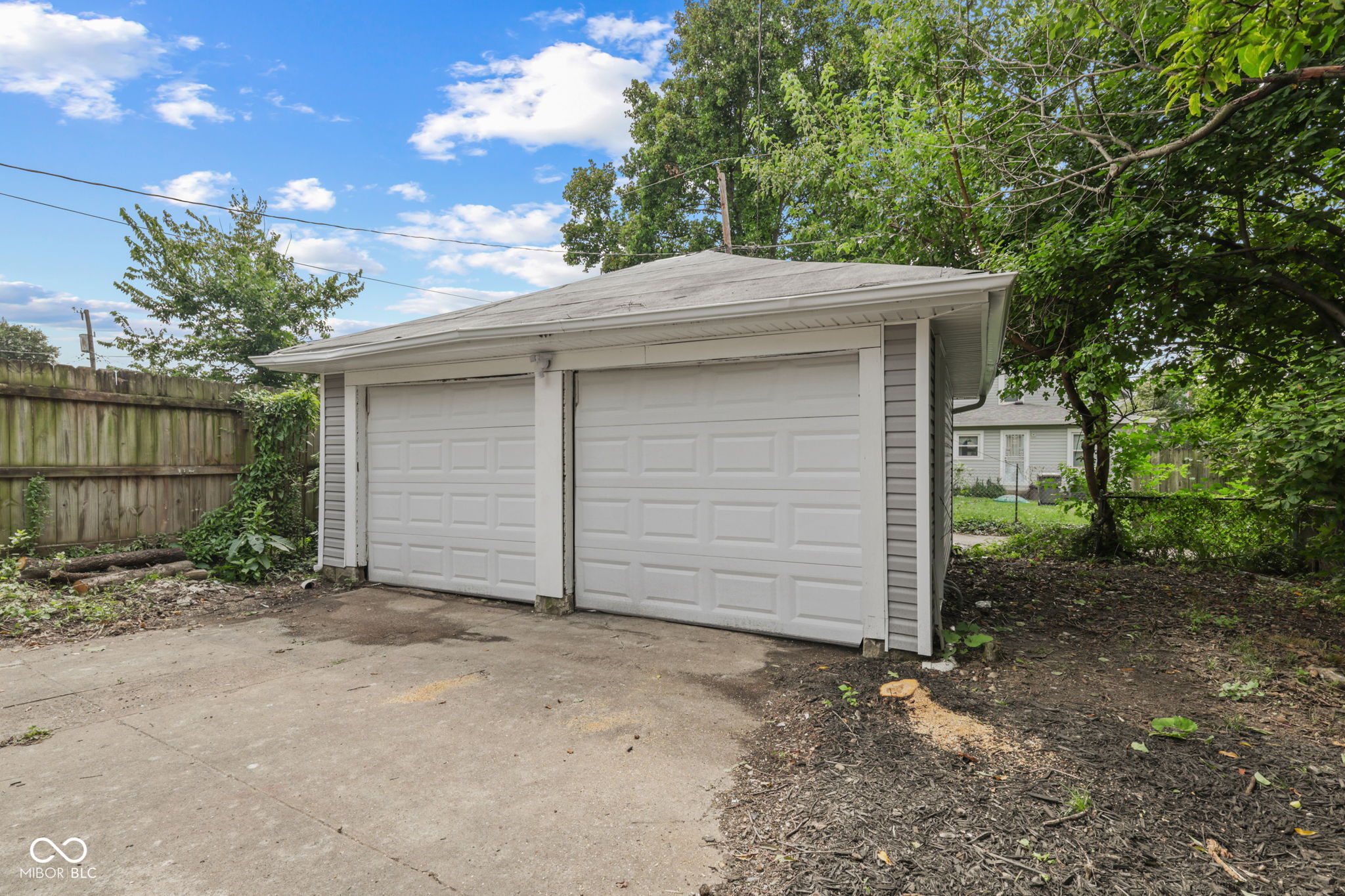 242 N Pershing Avenue