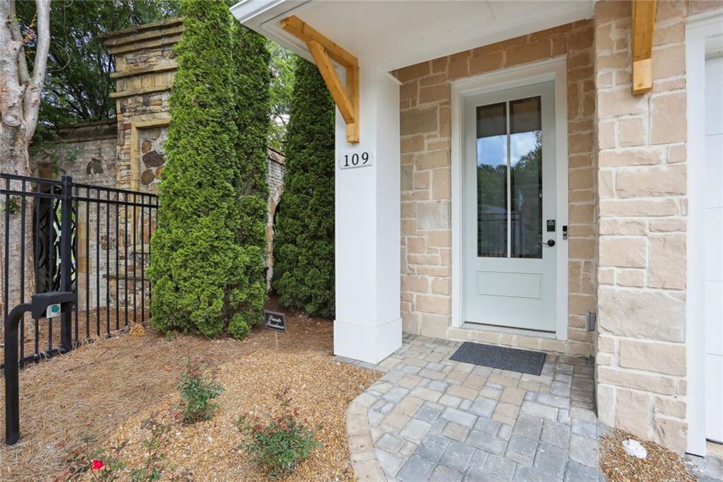 109 Village Green Avenue