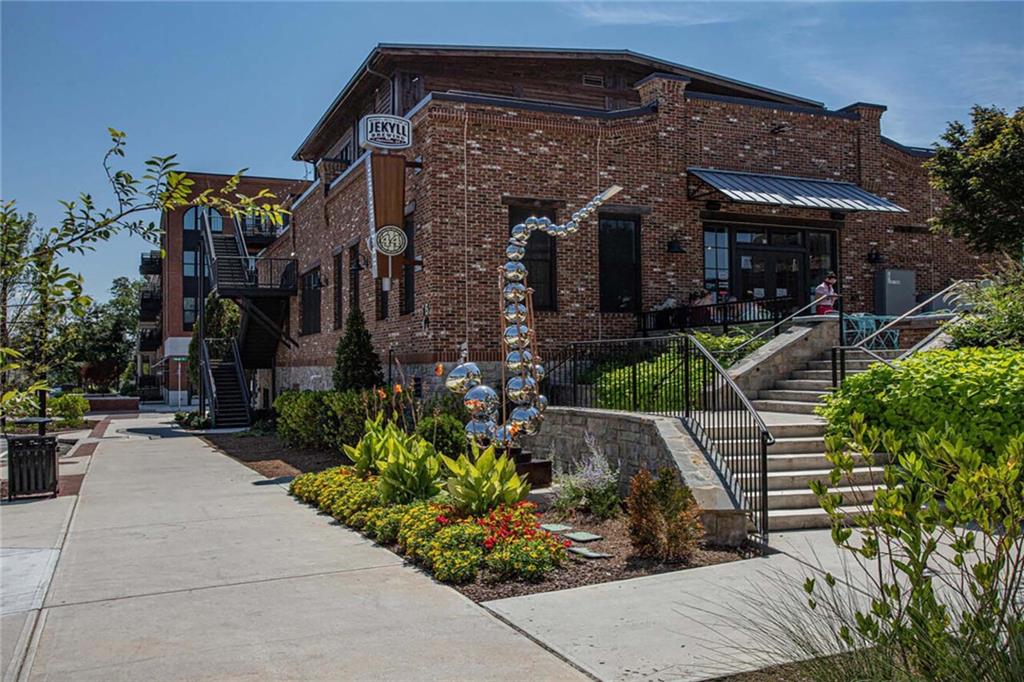 520 Westminster Court