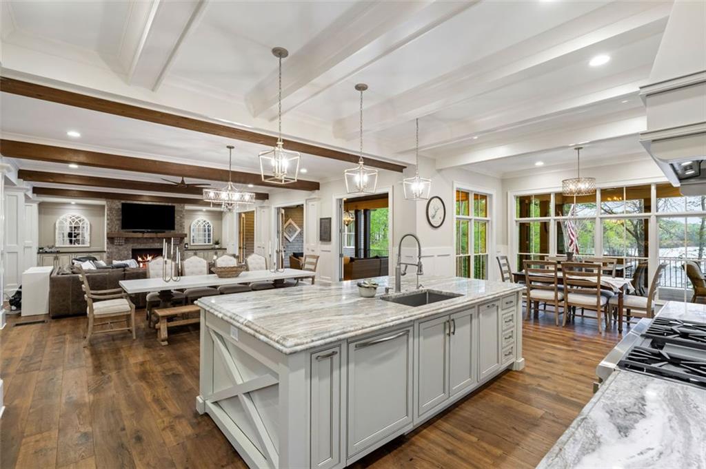 7305 BREEZE BAY Road