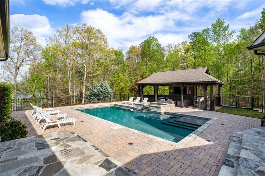 7305 BREEZE BAY Road