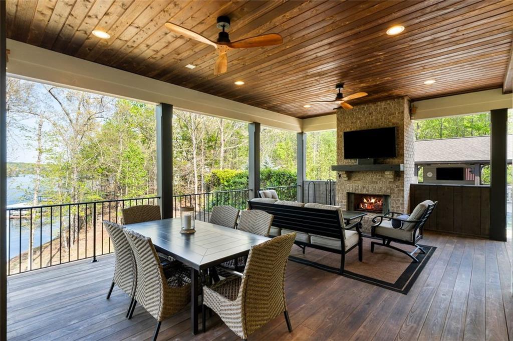 7305 BREEZE BAY Road