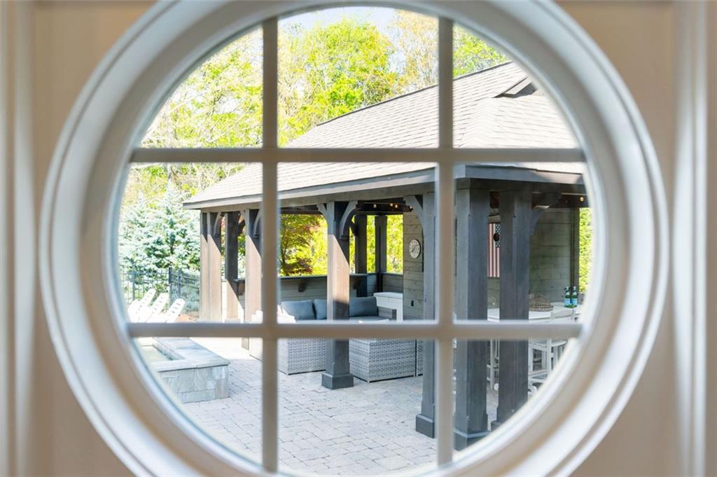 7305 BREEZE BAY Road