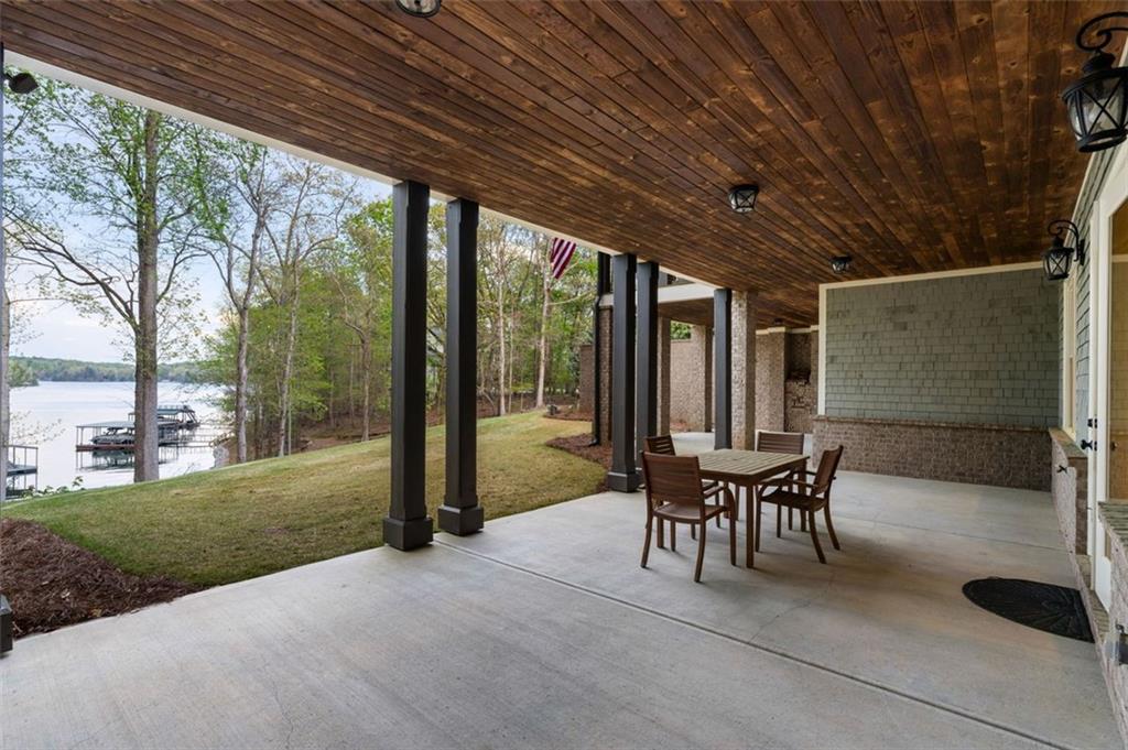 7305 BREEZE BAY Road