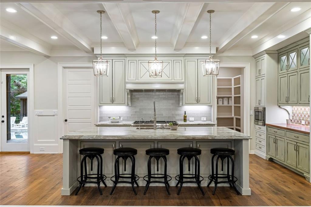 7305 BREEZE BAY Road