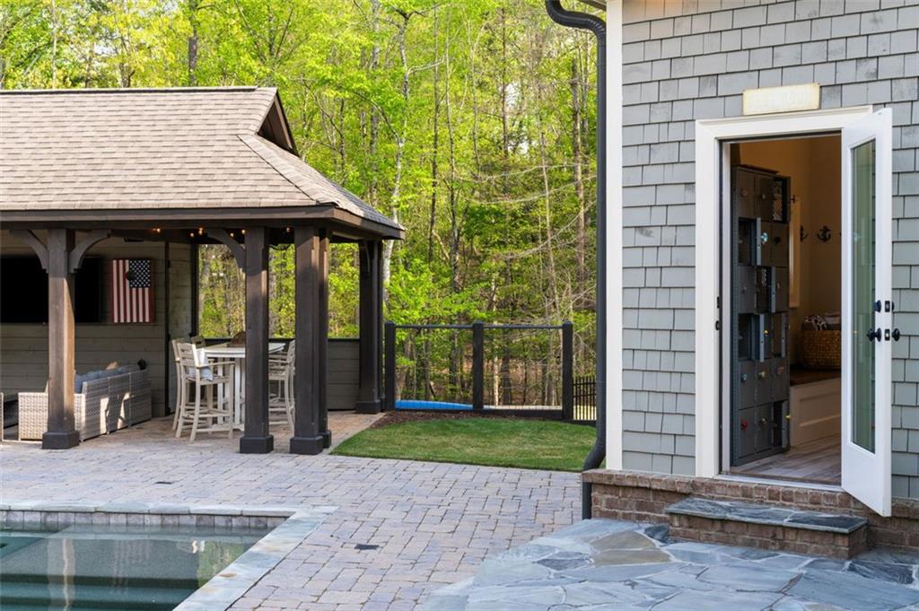 7305 BREEZE BAY Road