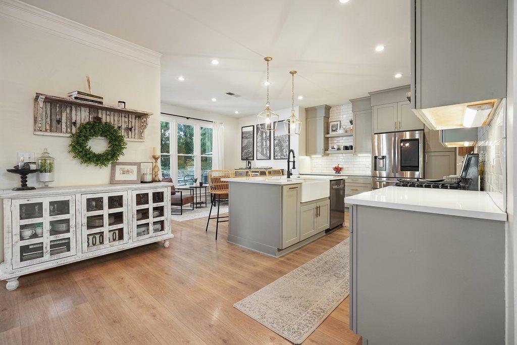 6670 BROOKLINE Court