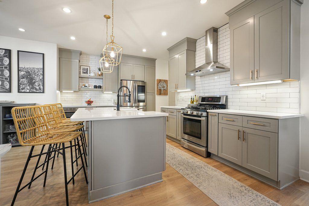 6670 BROOKLINE Court