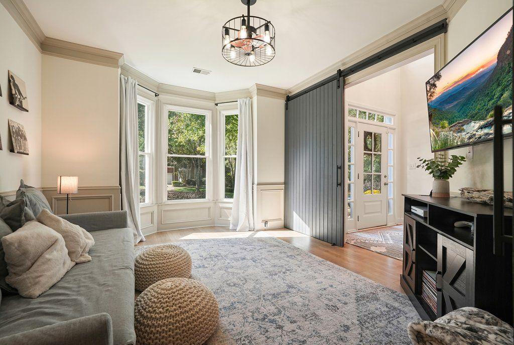 6670 BROOKLINE Court