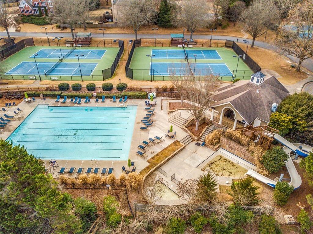 6670 BROOKLINE Court