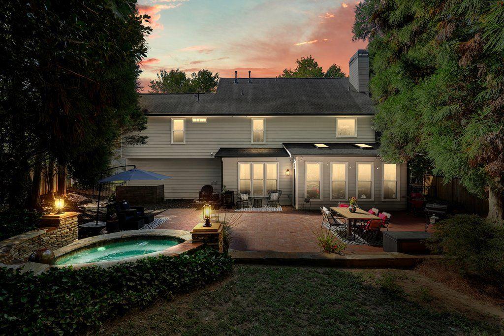 6670 BROOKLINE Court