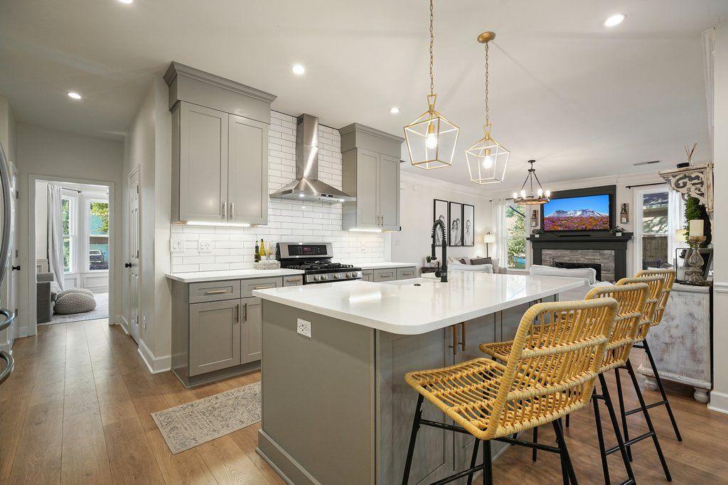 6670 BROOKLINE Court