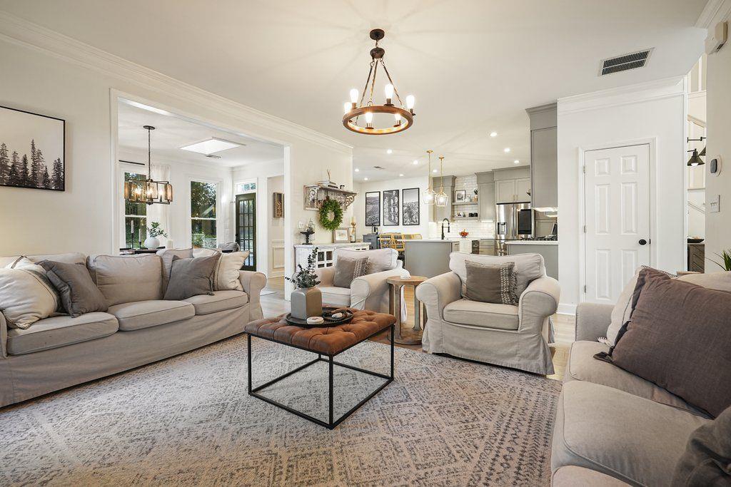 6670 BROOKLINE Court