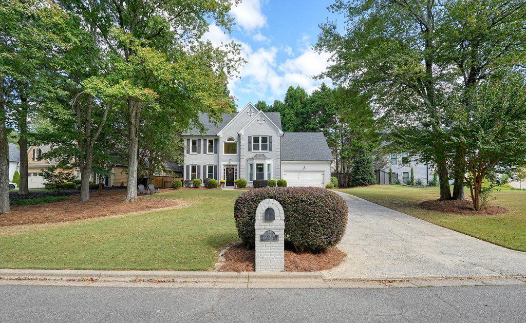 6670 BROOKLINE Court