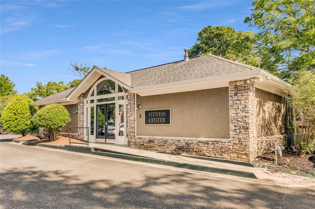 6670 BROOKLINE Court