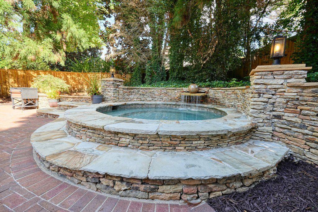 6670 BROOKLINE Court