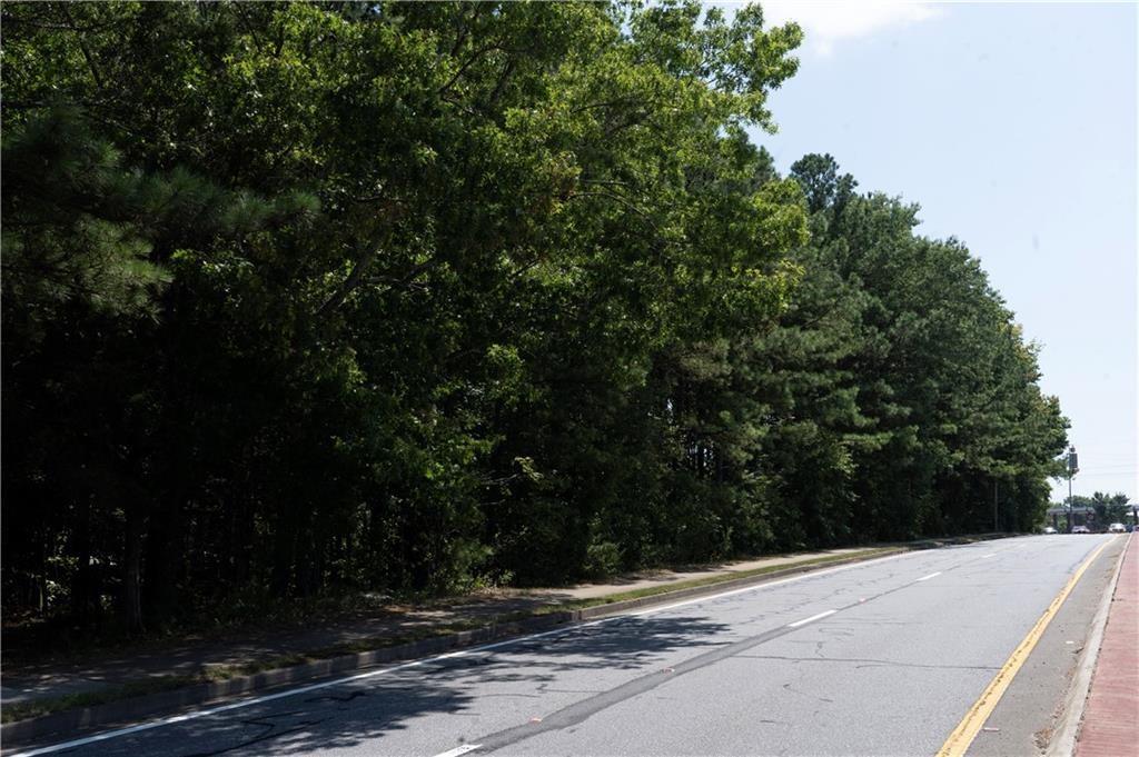 4556 Wade Green Road NW