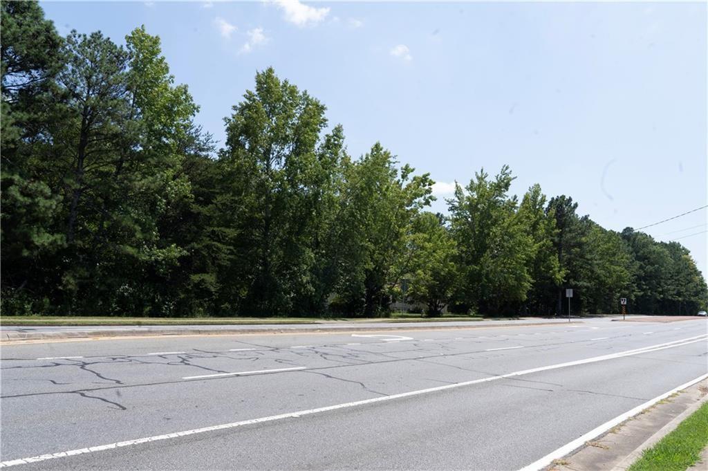 4556 Wade Green Road NW