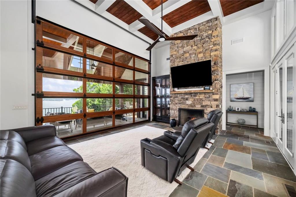 8819 Ford Lane