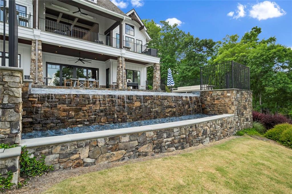 8819 Ford Lane