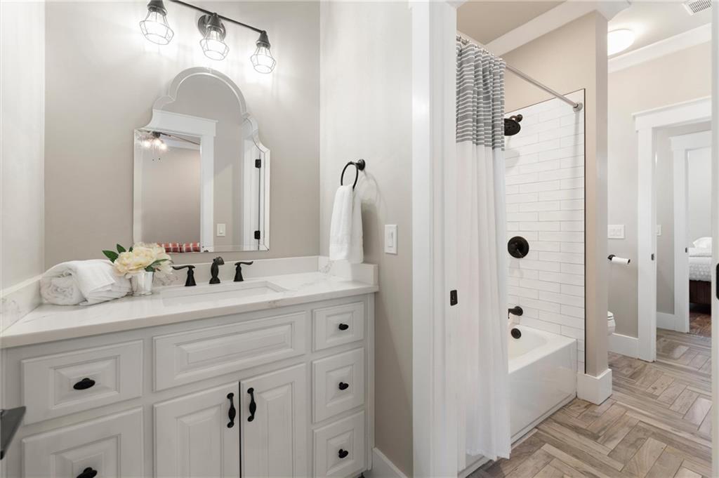 32 Bessie Lane