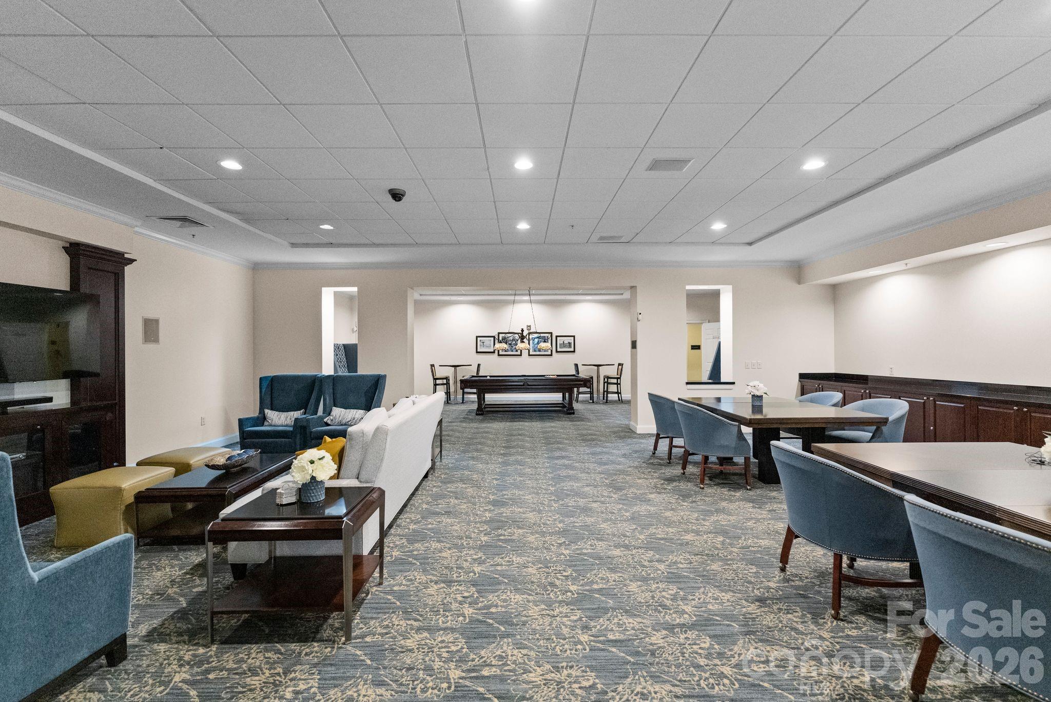 300 W 5th Street Unit: 339