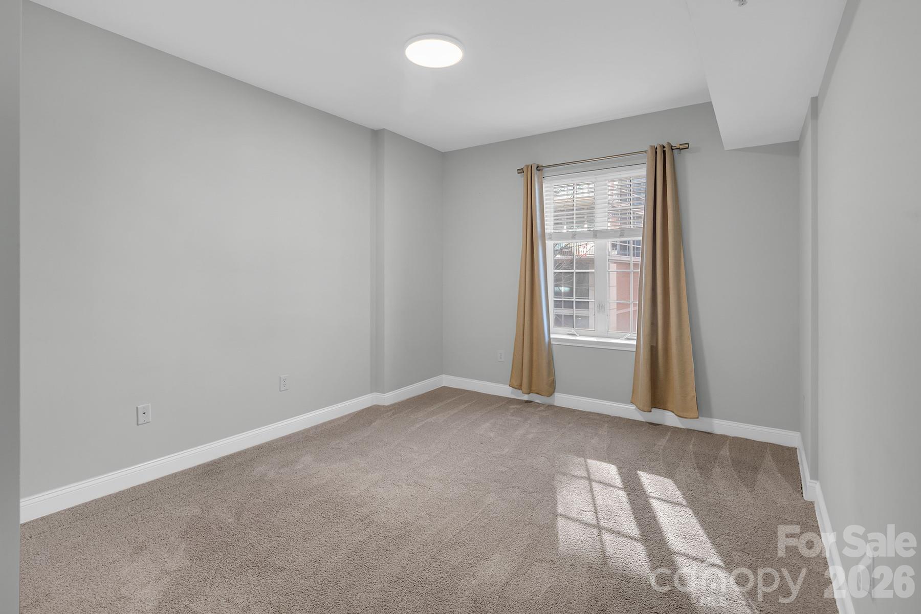 300 W 5th Street Unit: 339