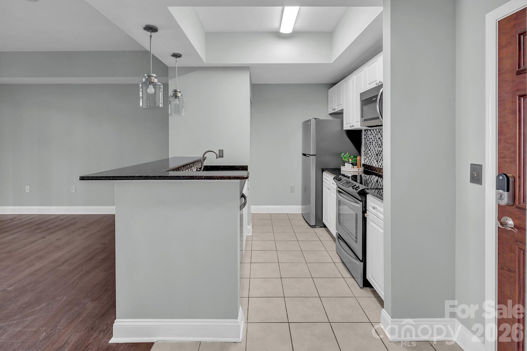 300 W 5th Street Unit: 339
