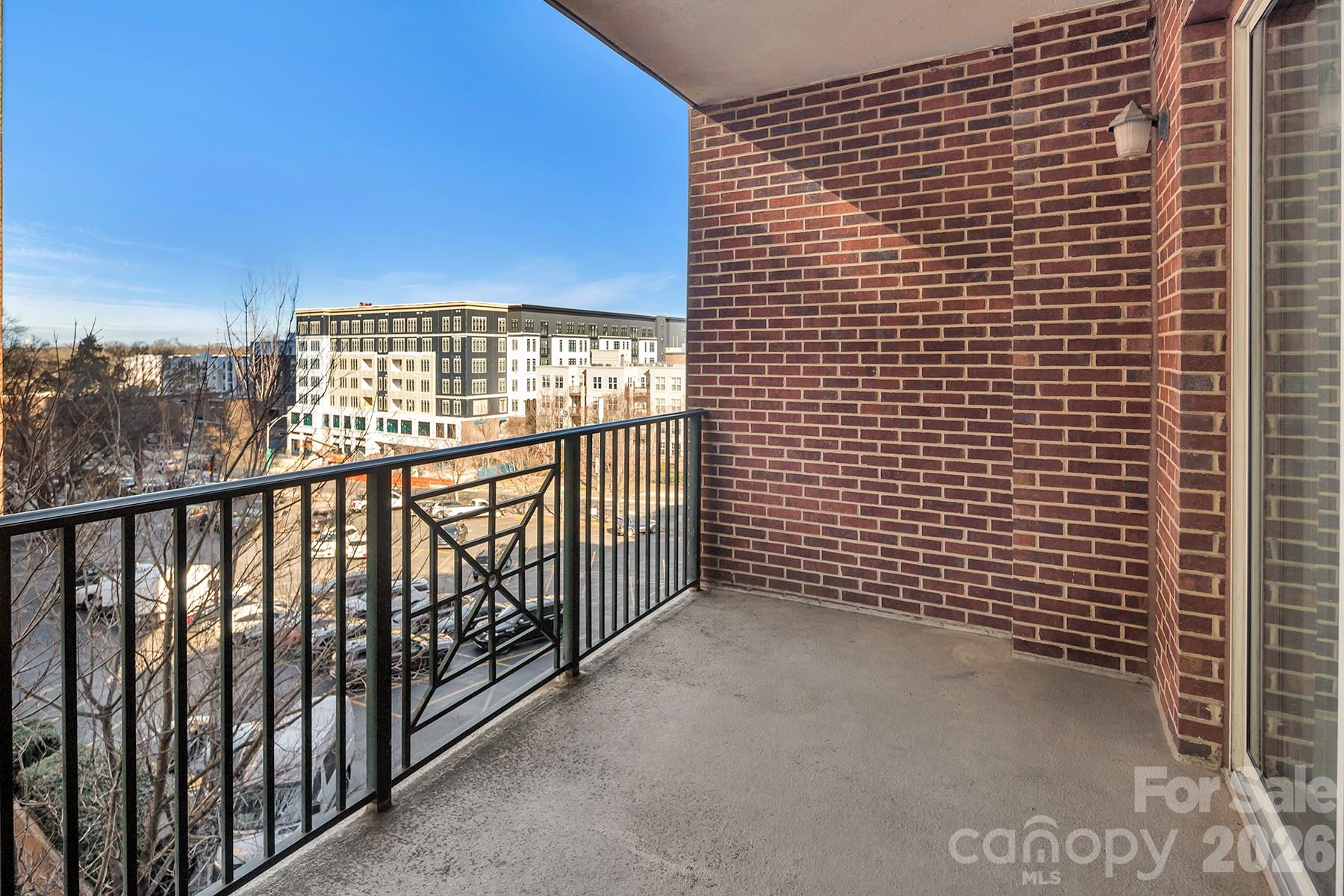 300 W 5th Street Unit: 339
