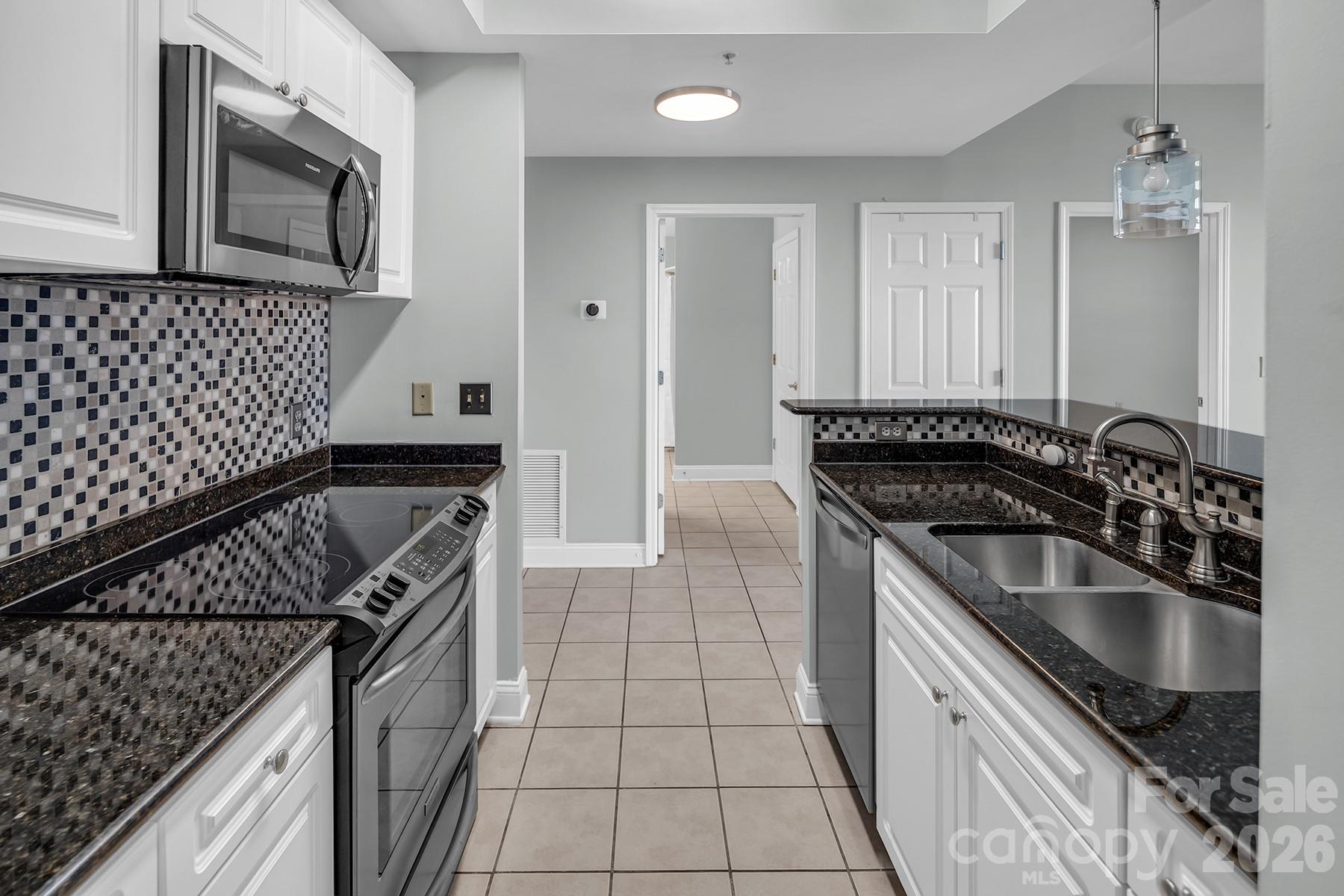 300 W 5th Street Unit: 339