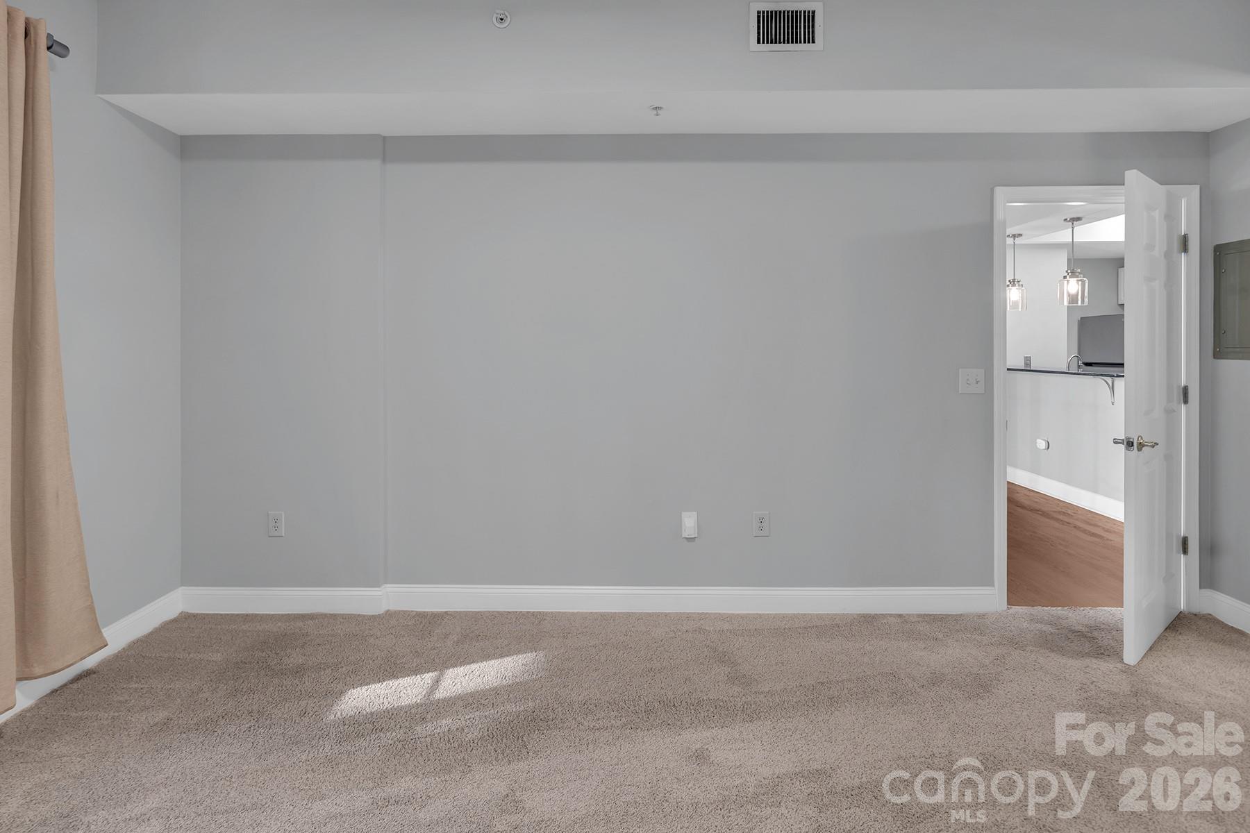 300 W 5th Street Unit: 339