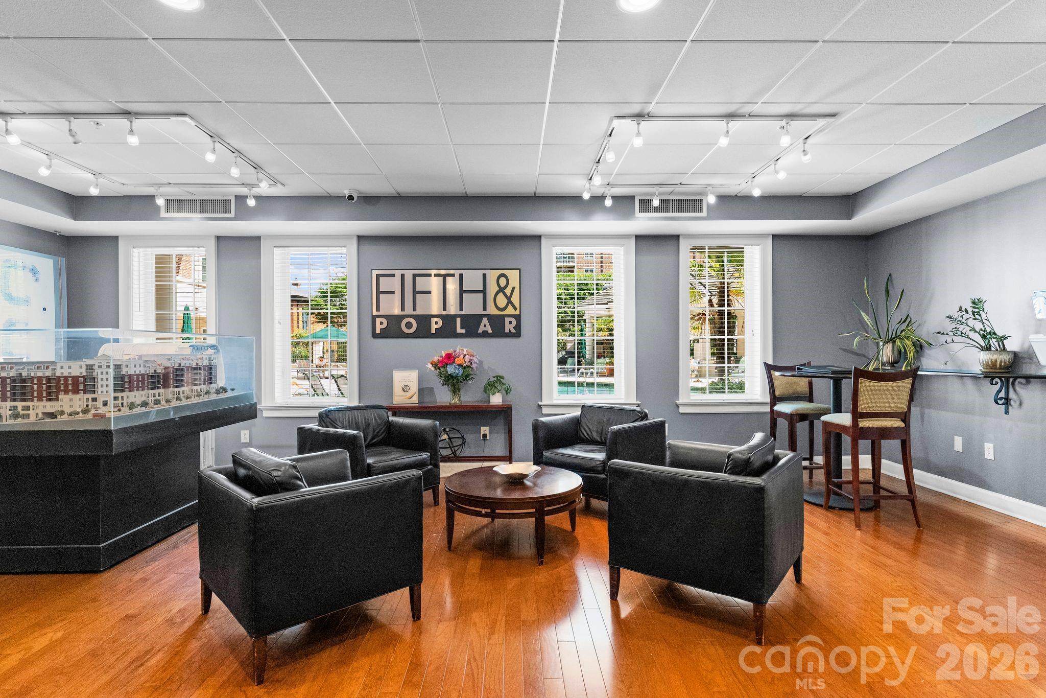 300 W 5th Street Unit: 339