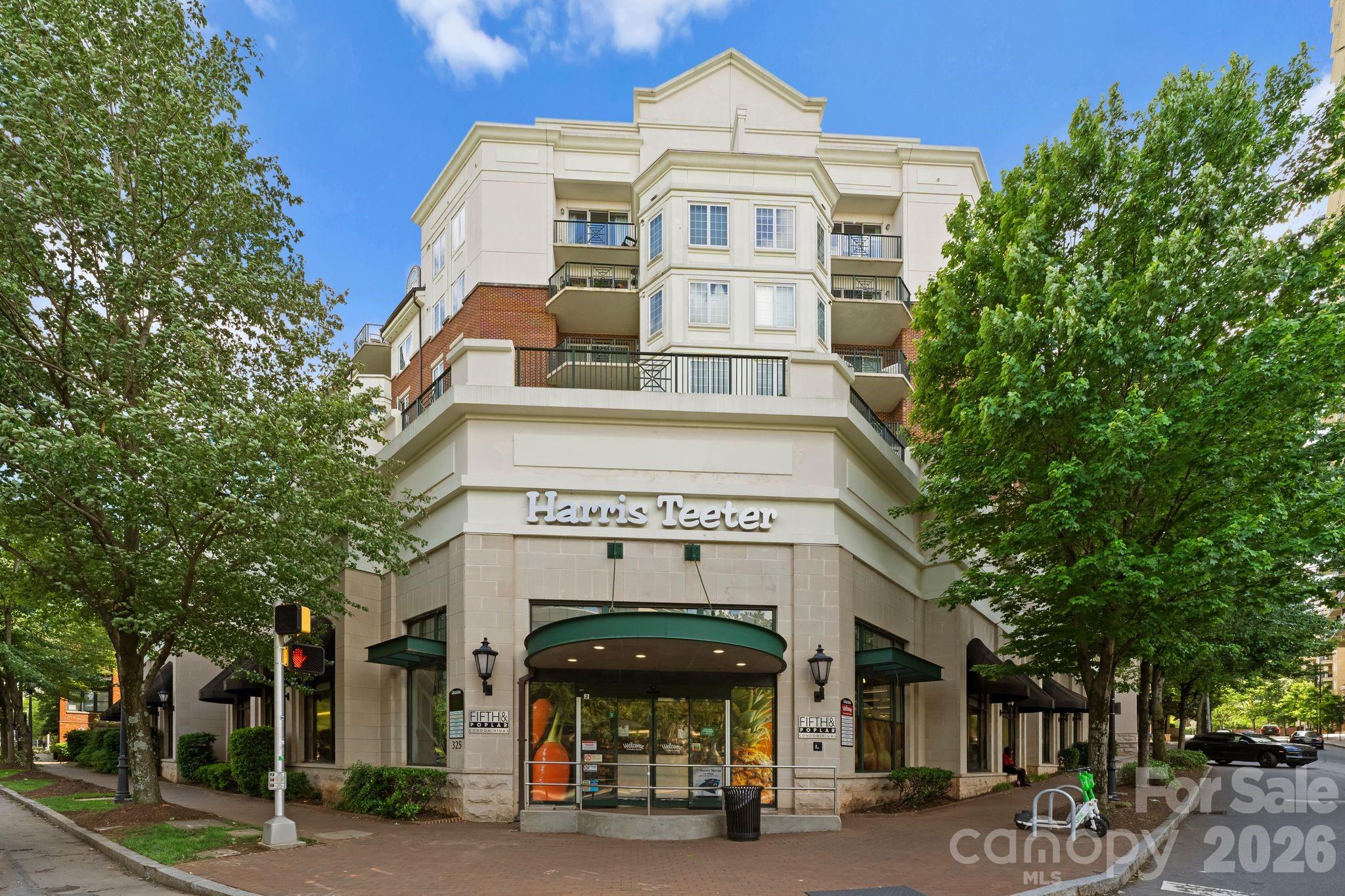 300 W 5th Street Unit: 339
