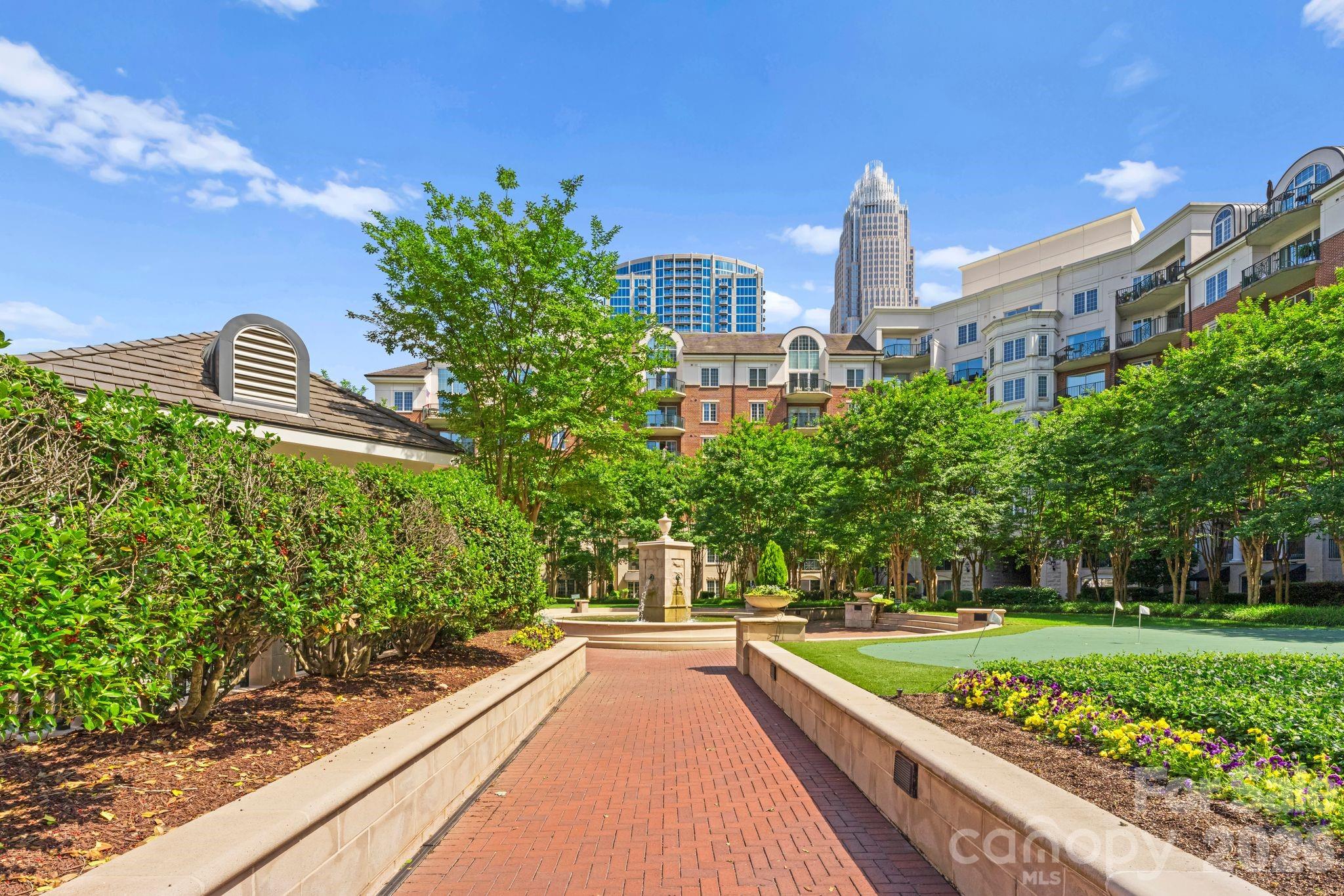 300 W 5th Street Unit: 339