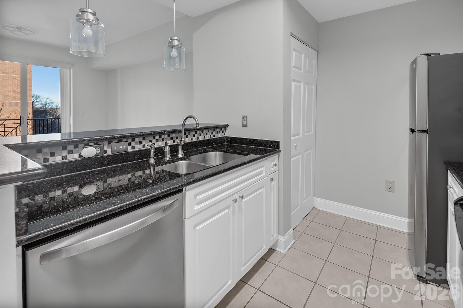 300 W 5th Street Unit: 339