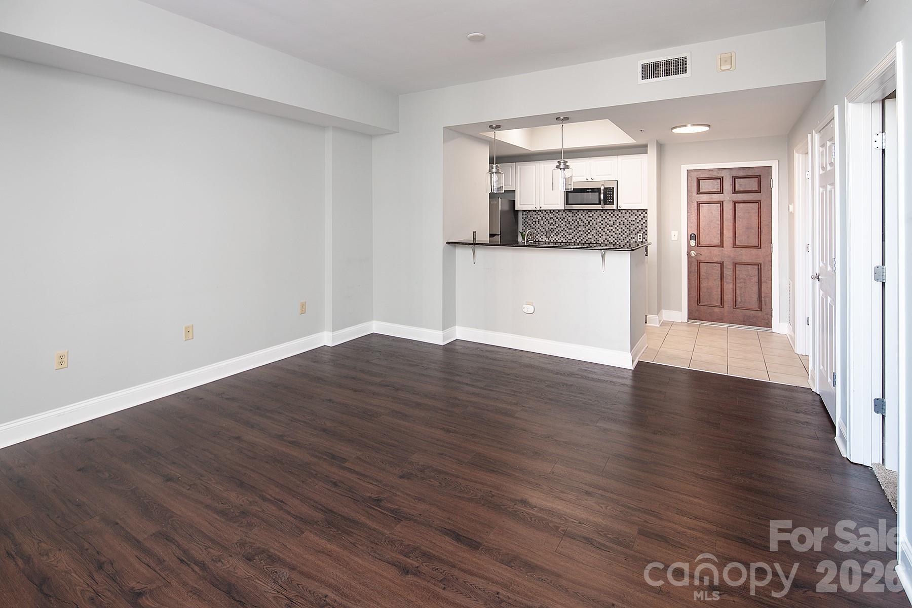 300 W 5th Street Unit: 339
