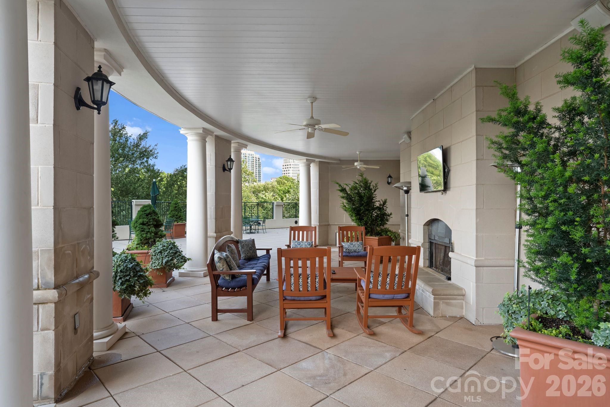 300 W 5th Street Unit: 339
