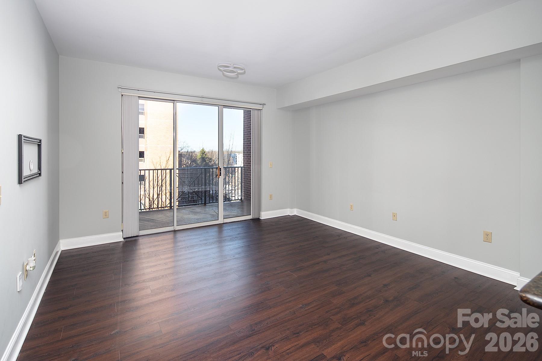 300 W 5th Street Unit: 339